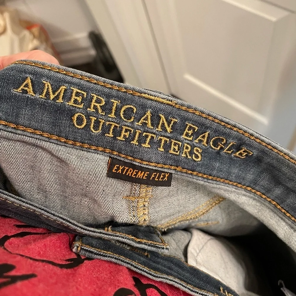 American Eagle Men’s jeans